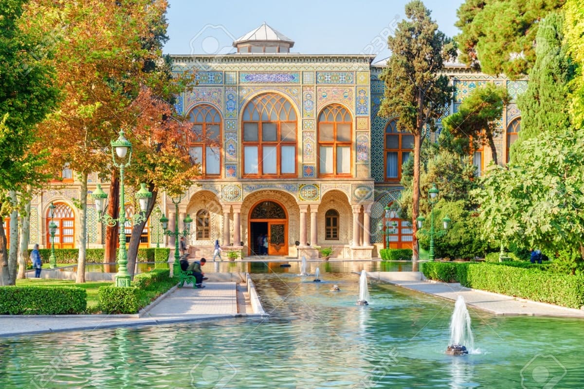 See the tourist attractions of the 12th district of Tehran