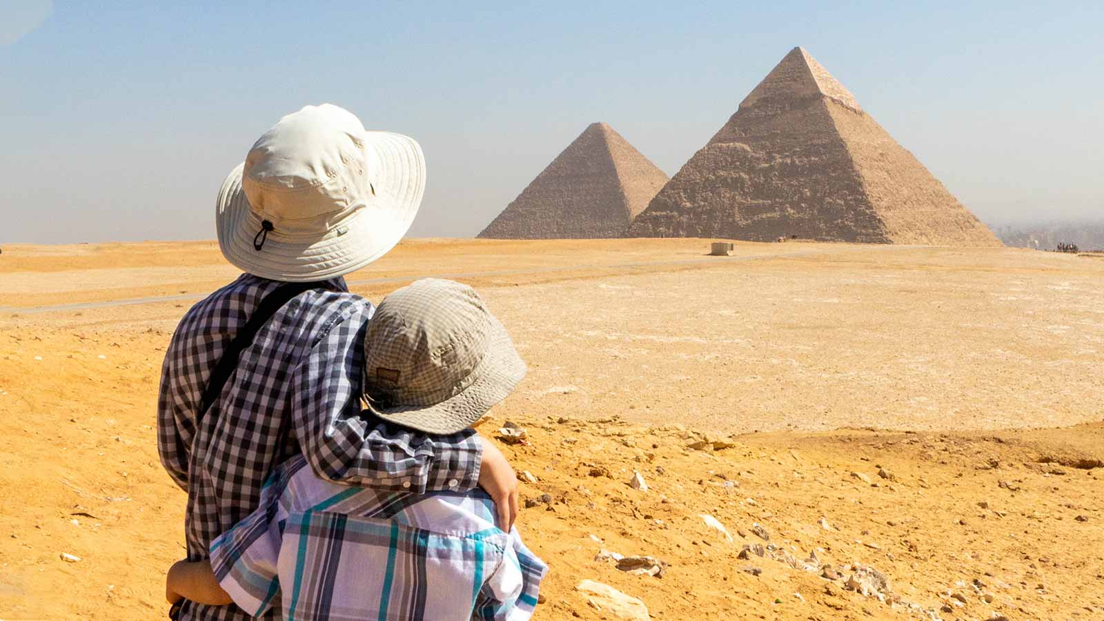 چرا بالا رفتن از اهرام مصر ممنوع است؟