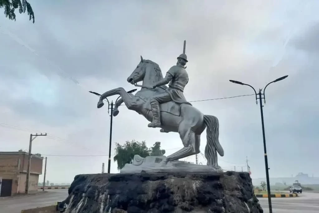 مجسمه یعقوب لیث صفاری