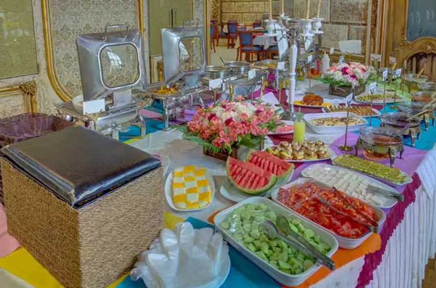 میز سلف سرویس هتل عماد مشهد