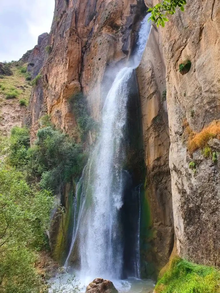 آبشار شاهاندشت