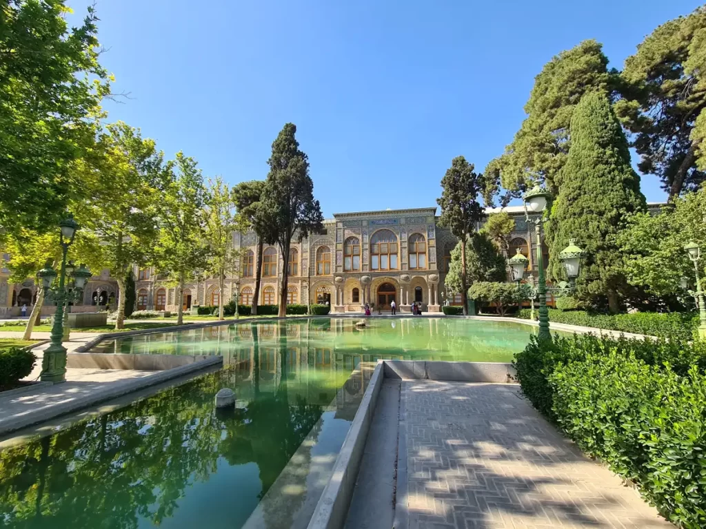 باغ کاخ گلستان