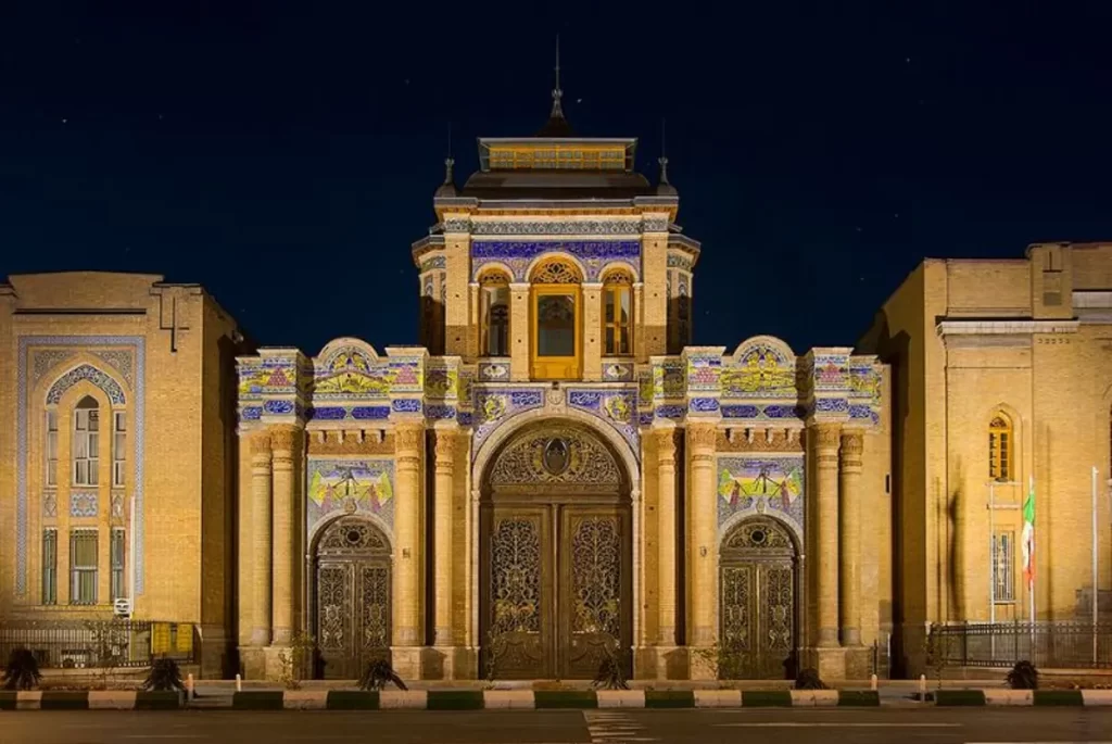 جن در کاخ گلستان