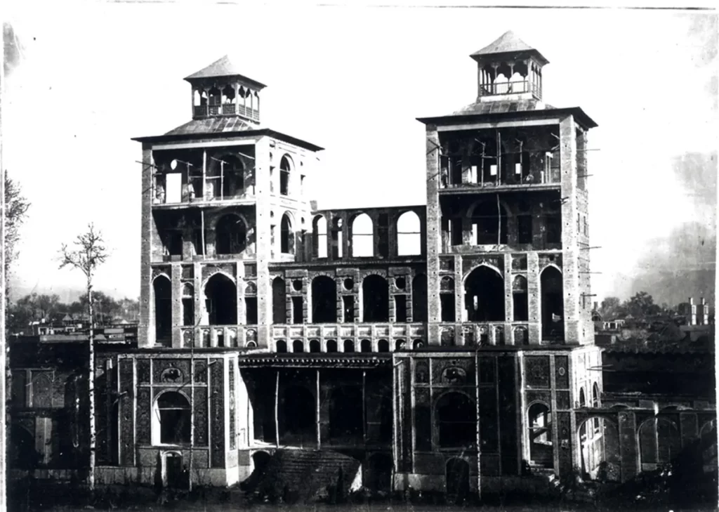 جن در کاخ گلستان