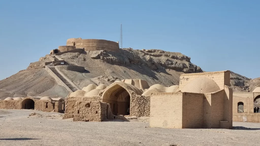 دخمه زرتشتیان یزد