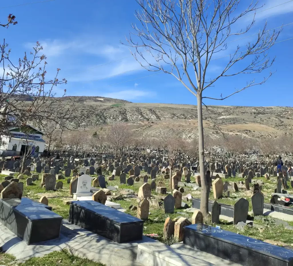 گورستان سفید چاه