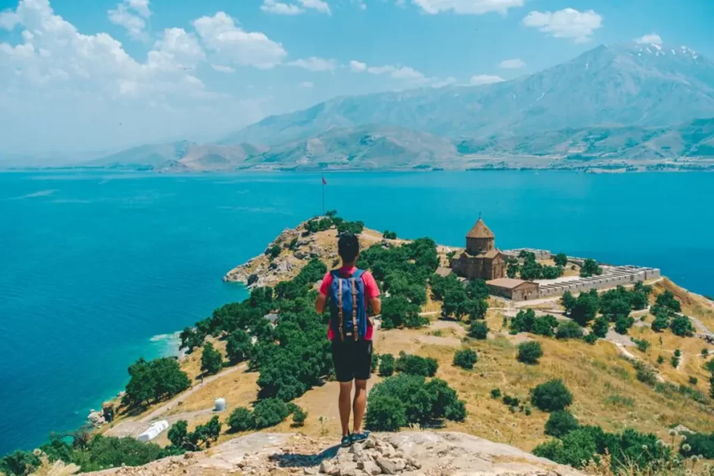 تفریحات دریاچه وان ترکیه