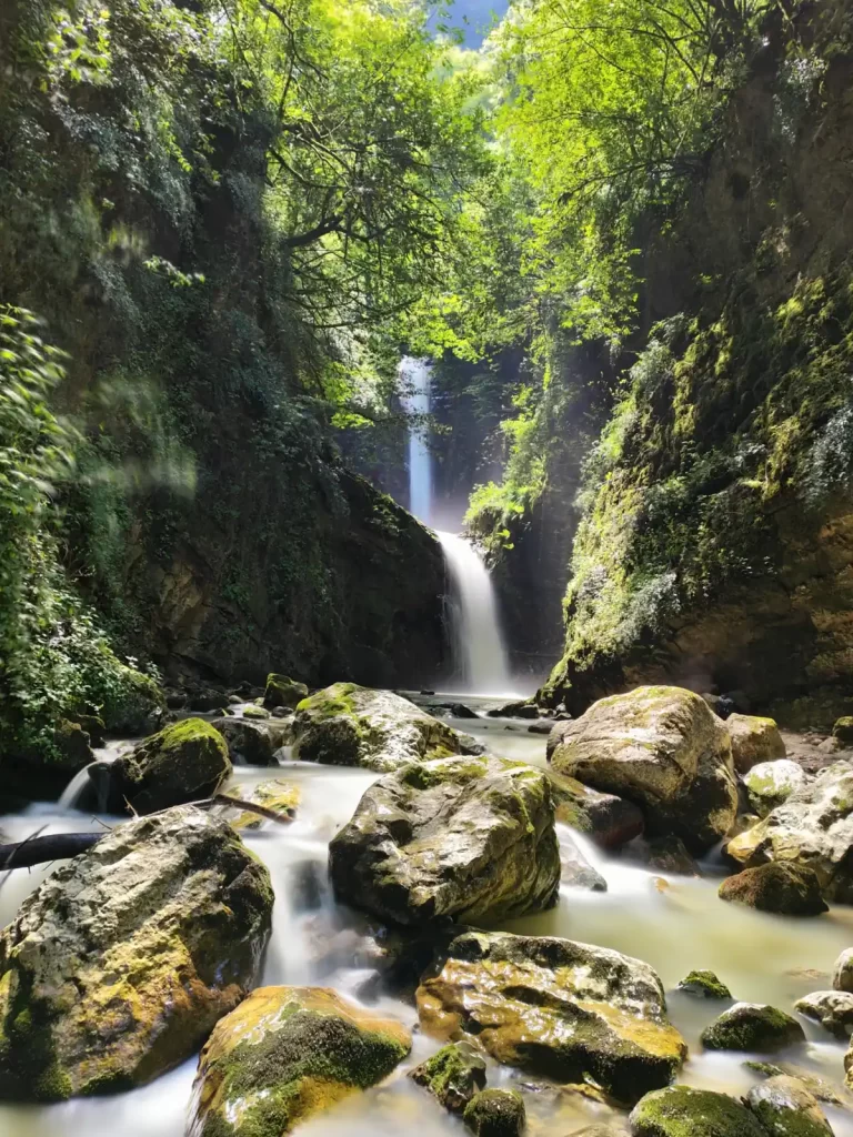 آبشار دارنو نوشهر