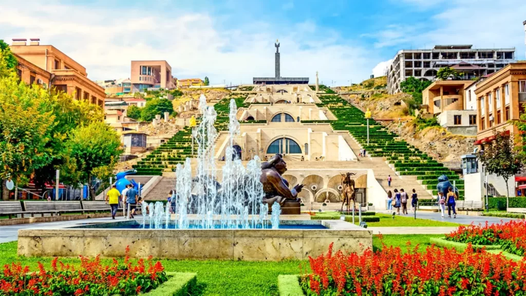 جاهای دیدنی ایروان در تابستان