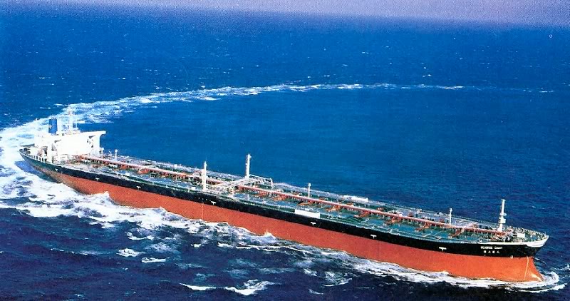 نفتکش سیوایز جاینت (Seawise Giant) روی آب