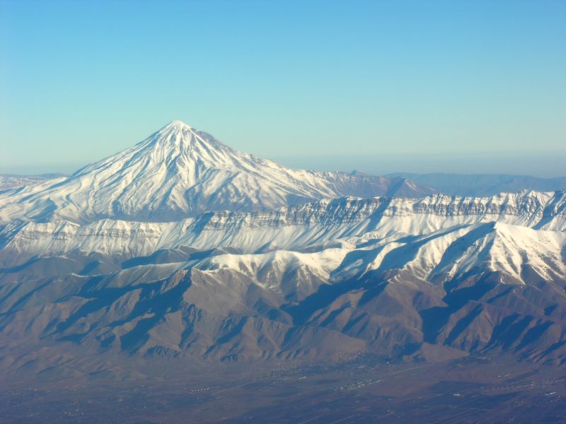 کوه دماوند در دل تهران
