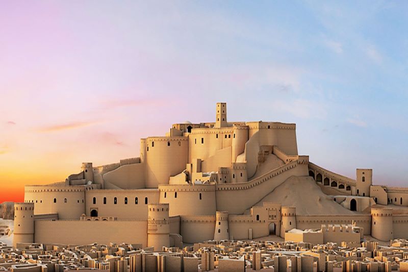 ارگ بم به‌عنوان بزرگترین بنای خشتی جهان و نماد تاریخی استان کرمان