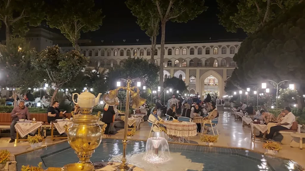 چایخانه سنتی هتل عباسی اصفهان
