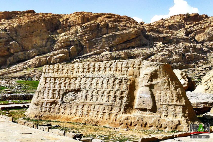 نقش‌برجسته کول فرح که هنر و تمدن هخامنشی را به نمایش می‌گذارد