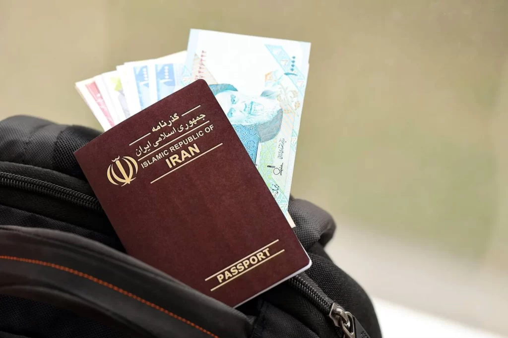 با پاسپورت ایران کجا میشه رفت؟ لیست کامل مقاصد بدون ویزا و نکات سفر ۱۴۰۴