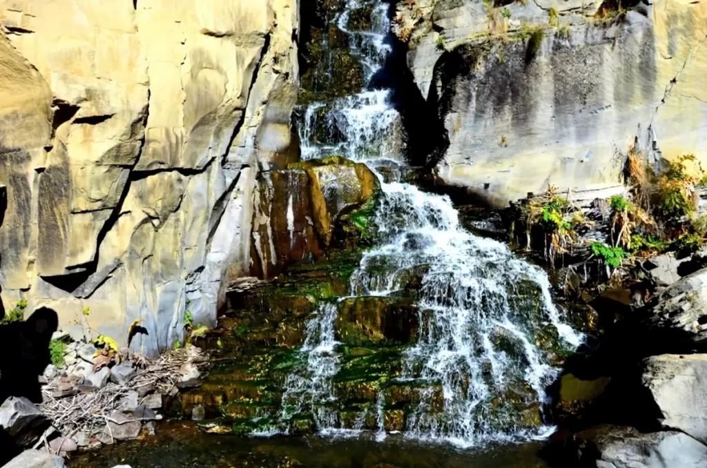 آبشار هرهر ارمنستان