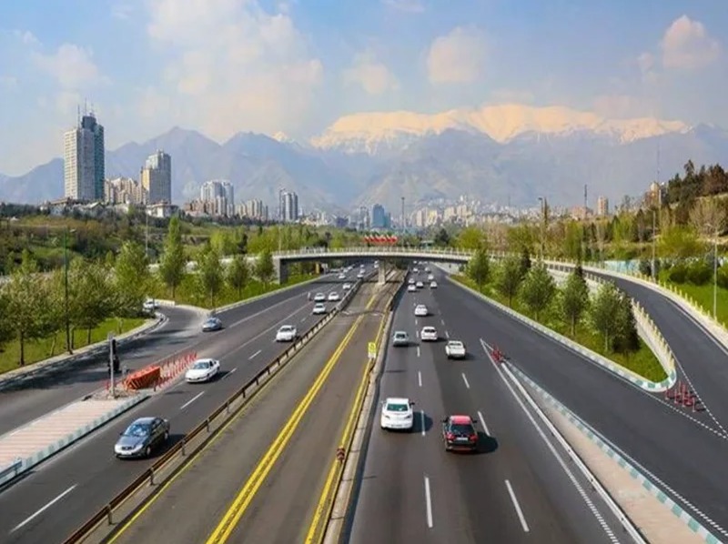 تهرانگردی کنید، ماشین اجاره کنید