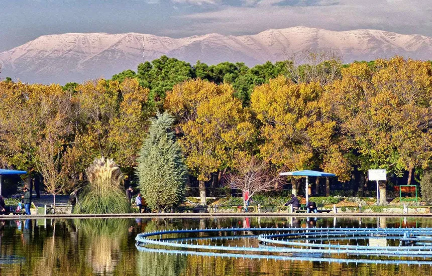 پارک پردیسان در فصل پاییز