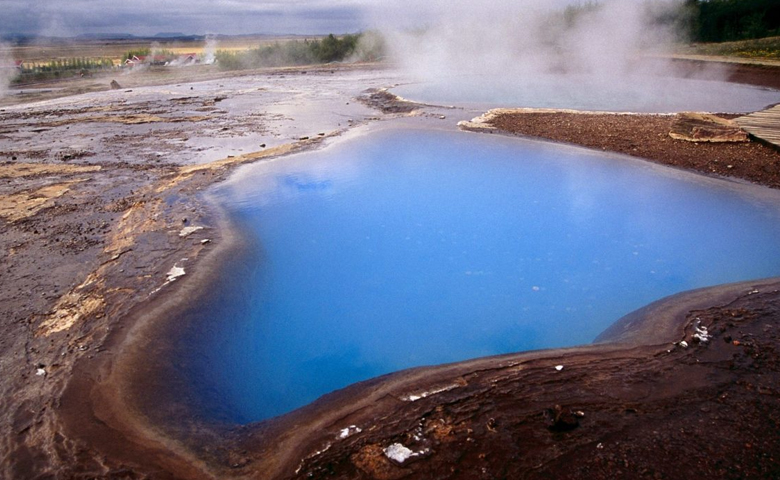 آب گرم در تایستان برویم یا زمستان؟