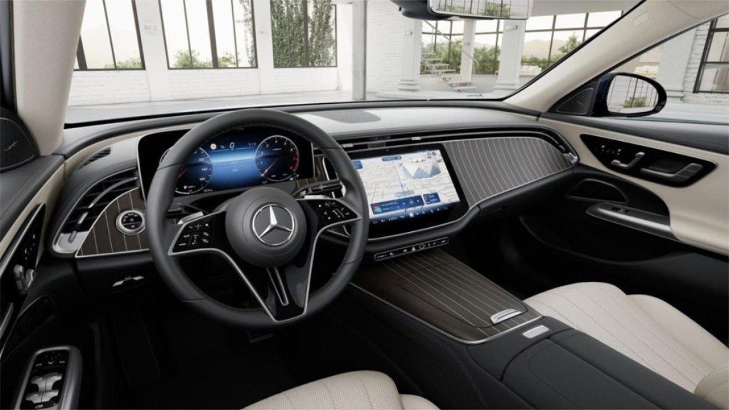 فضای داخلی و لوکس e200 بنزی خاص و به روز