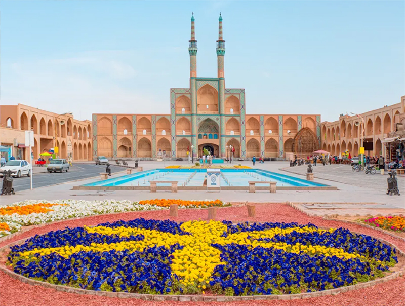 میدان زیبای امیرچخماق