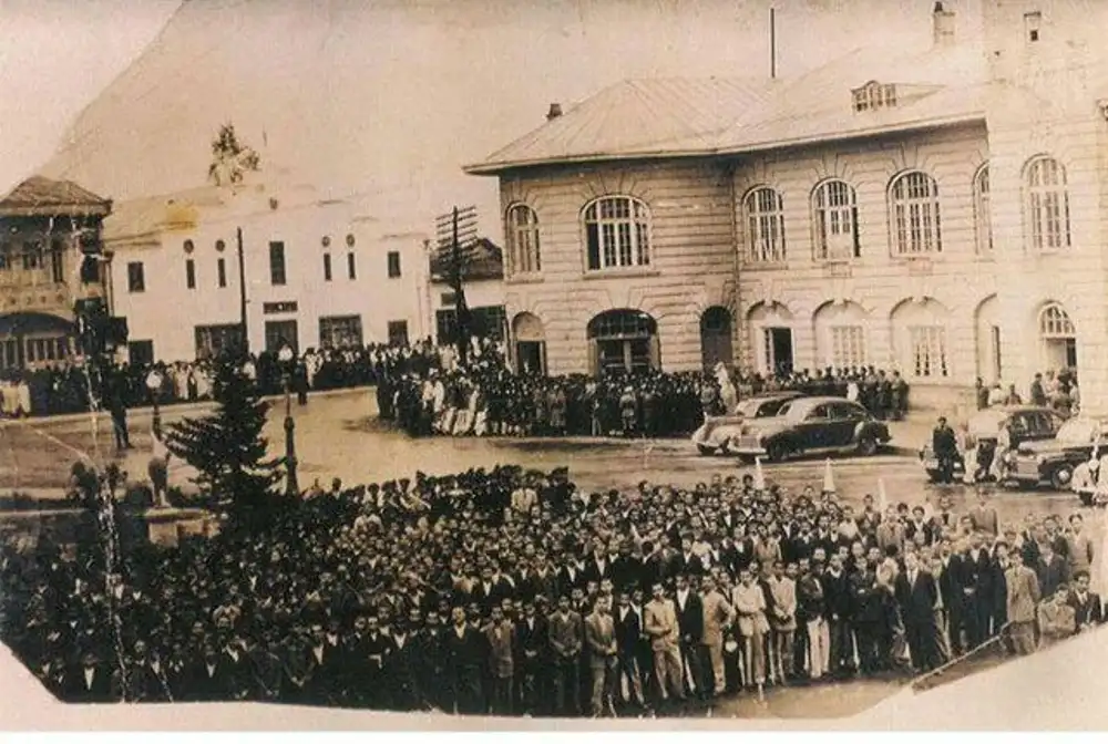 چرا شهر رشت به عنوان مرکز استان گیلان انتخاب شده است؟